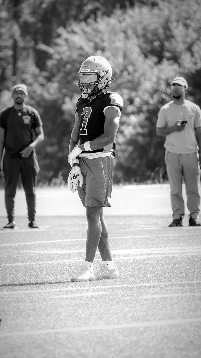 KahmareeCrumity's tweet image. ⏳….💍 @GadsdenFootball @CoachJuiceDixon @Vo_Savage4 @RussellEllingt4 @CoachTravv850