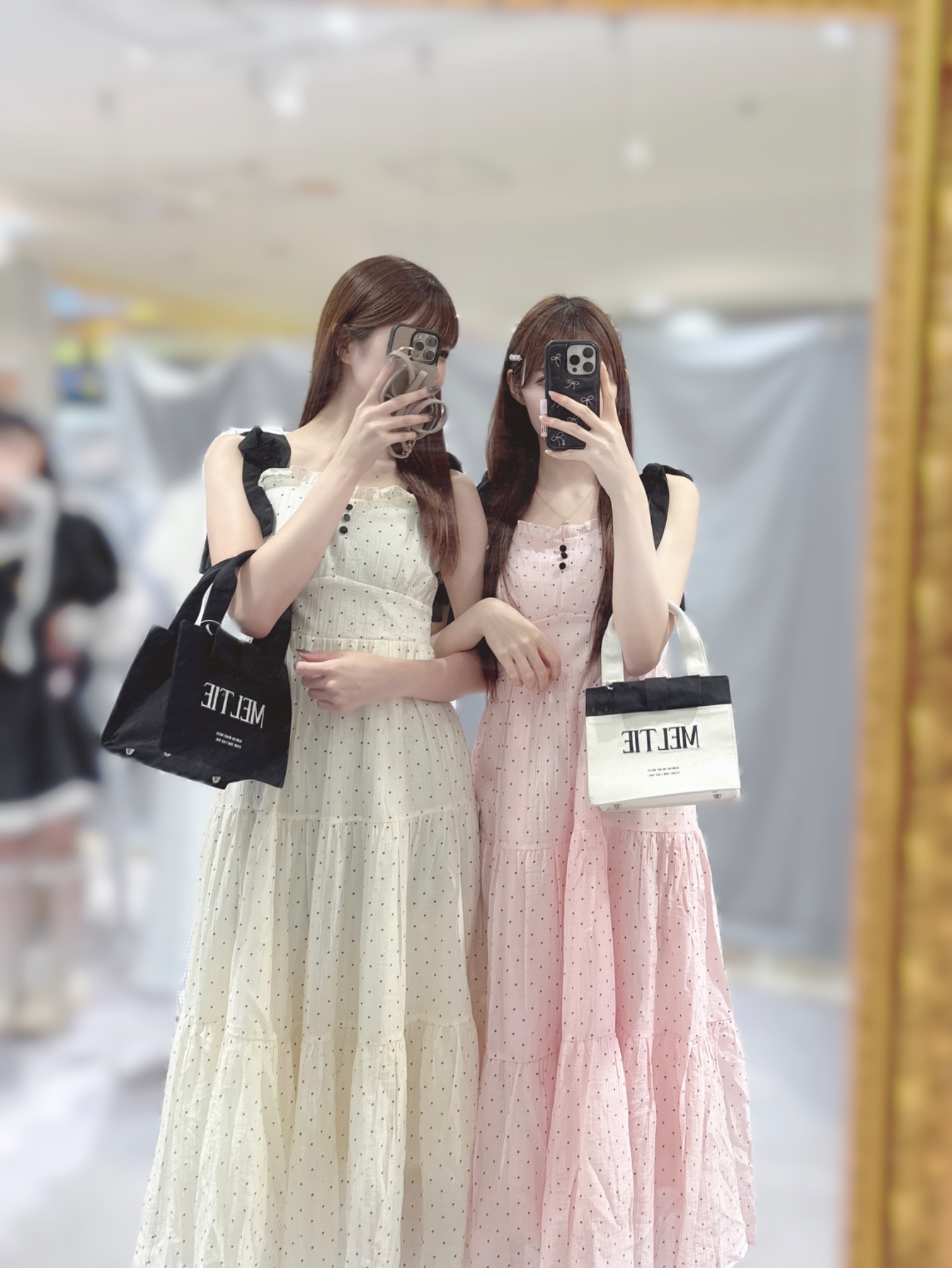 meltie メルティ　ワンピース ⋅ ⋅ #meltie dot frill one-piece ⋅ 裾のフリルがポイントの