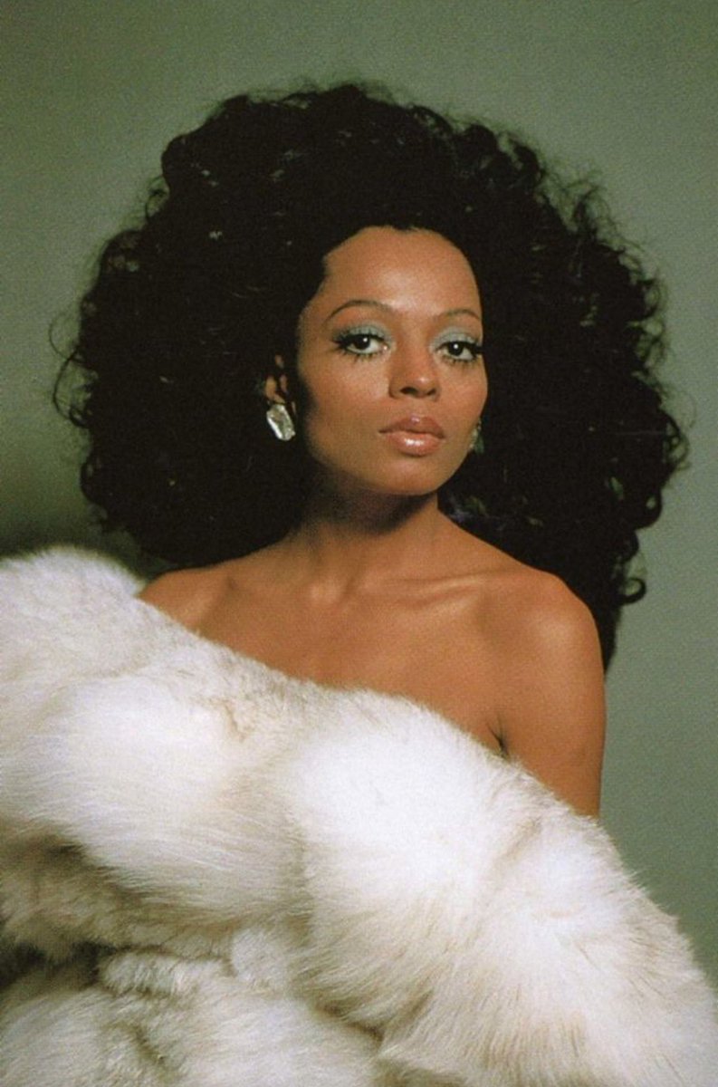 00_injustice's tweet image. diana ross 🩶🤎🤍