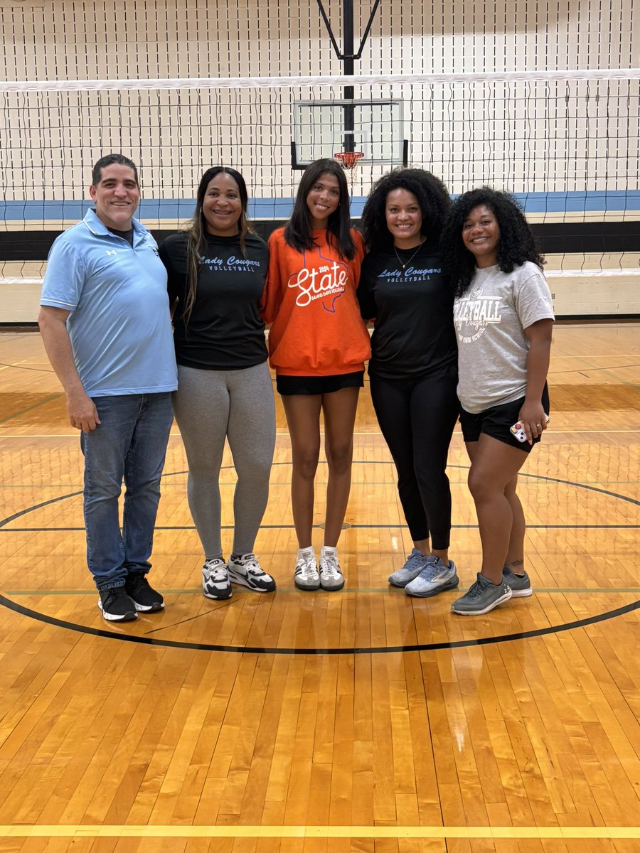 Juan Seguin VB (@seguinvball) on Twitter photo <a href="/hallethompson08/">Halle Thompson</a> thank you for pouring into our program today!! It’s not everyday the #2 🏐 player in the NATION walks into your gym, gives advice, and plays some Queens with you! What amazing player as athlete; but a phenomenal person! We will be cheering you on tomorrow night! <a href="/hallethompson08/">Halle Thompson</a> thank you for pouring into our program today!! It’s not everyday the #2 🏐 player in the NATION walks into your gym, gives advice, and plays some Queens with you! What amazing player as athlete; but a phenomenal person! We will be cheering you on tomorrow night!