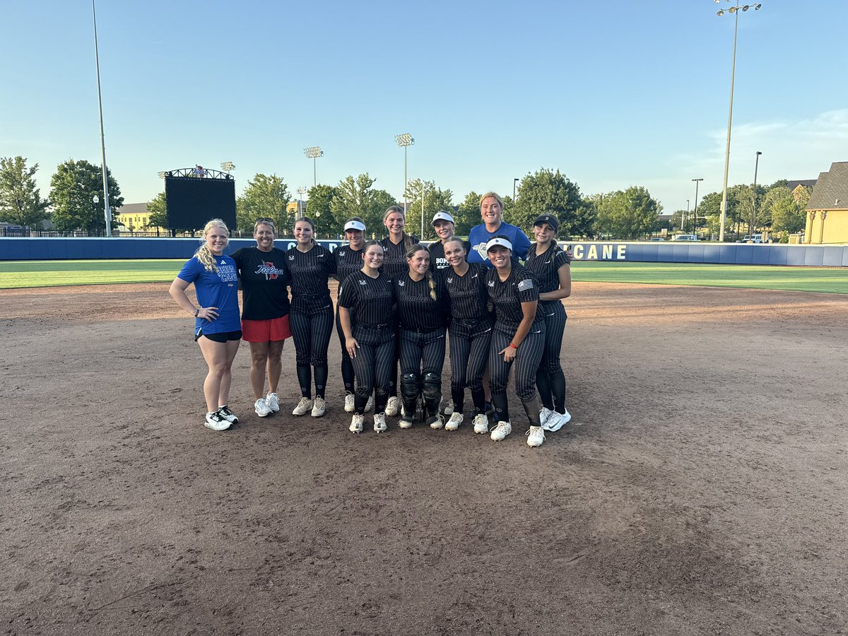 Bombers Gold 16U - AR (@bombersgoldar) on Twitter photo Thank you <a href="/Strimp25/">Crissy Strimple</a>, <a href="/CoachDreswick/">Jess Dreswick</a>, and <a href="/_amberturner06/">Amber Turner</a> with <a href="/TulsaSoftball/">Tulsa Softball</a> for working with our crew tonight!!
<a href="/bombers_academy/">Bombers Academy</a> <a href="/bombers_fp/">Bombers Fastpitch</a> Thank you <a href="/Strimp25/">Crissy Strimple</a>, <a href="/CoachDreswick/">Jess Dreswick</a>, and <a href="/_amberturner06/">Amber Turner</a> with <a href="/TulsaSoftball/">Tulsa Softball</a> for working with our crew tonight!!
<a href="/bombers_academy/">Bombers Academy</a> <a href="/bombers_fp/">Bombers Fastpitch</a>