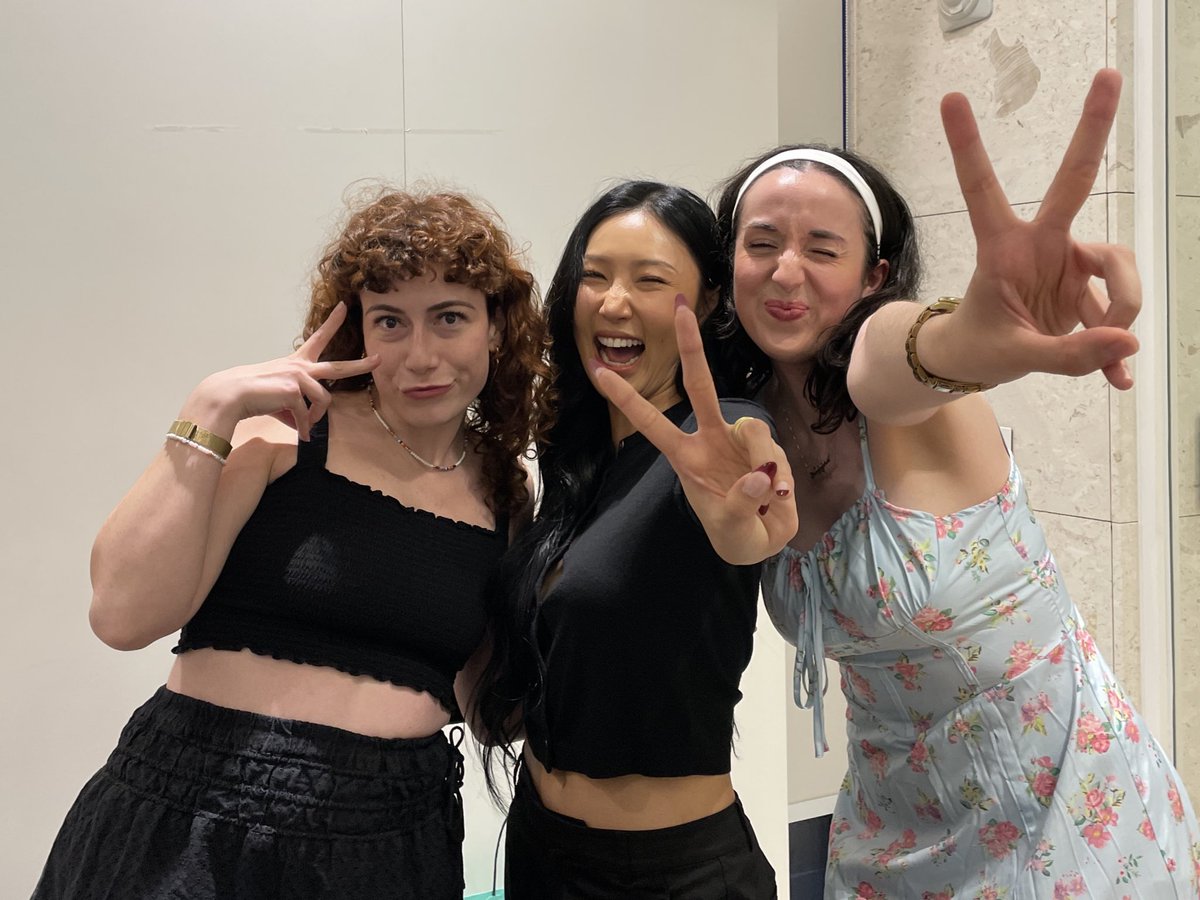 HWASA you’re the loveliest, kindest person we’ve had the honour of interviewing 🧡 thank you so much for your time and we can’t wait to see you in London! 감사합니다! ♥️

#Hwasa #화사