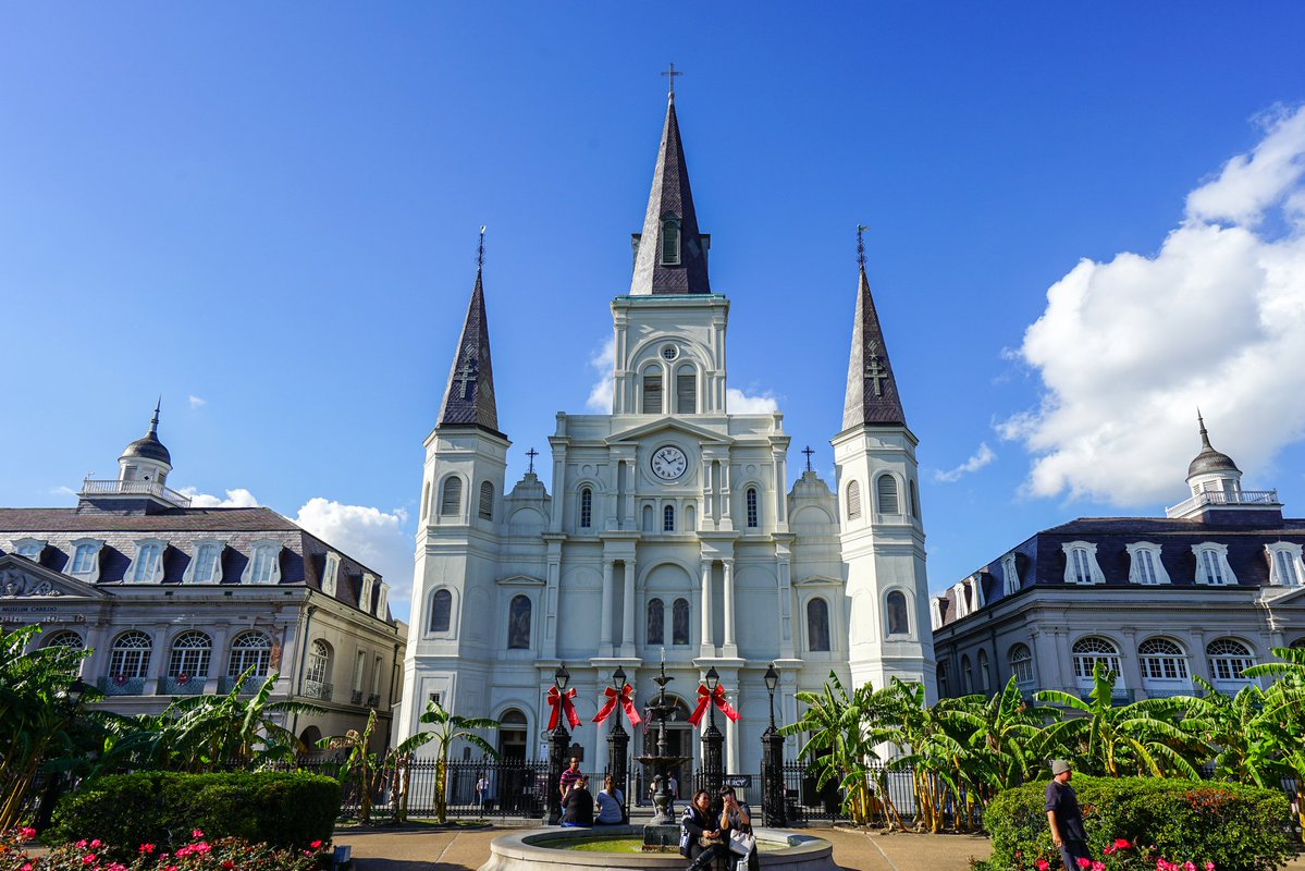 Bruh I thought this post said churches but fuck it I found four beautiful churches you can find in a city