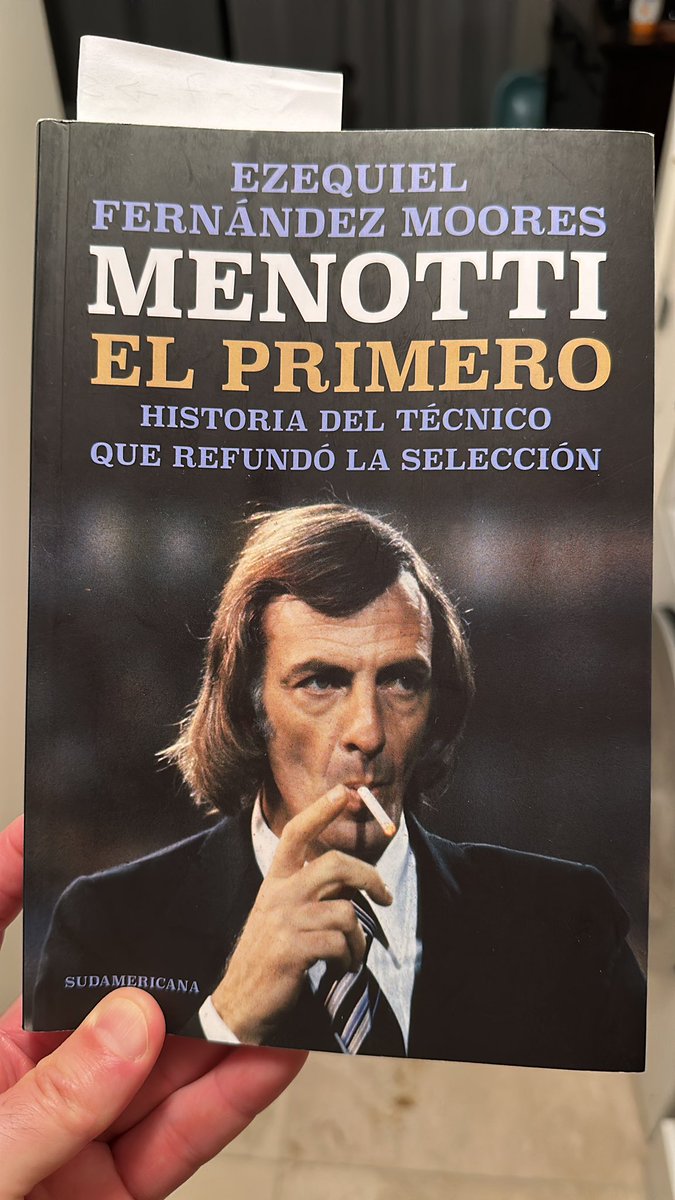 DonBisca's tweet image. César Luis Menotti.
Un personaje fundamental. Un relato maravilloso. Un libro necesario. Otro trabajo imperdible de Ezequiel Fernández Moores.
Para leerlo y releerlo. Para guardar, apuntar y entender detalles de fútbol de todas las épocas.
@DiganmeRingo