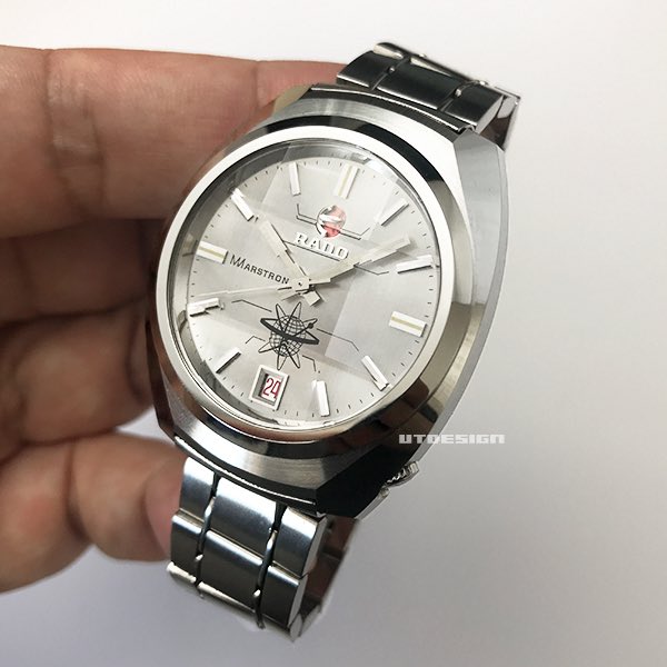 utdesign's tweet image. 私のサイト #utdesign でご紹介してきた腕時計をページの古い順から掲載していくシリーズ その59。 #ラドー の1970年代の電磁テンプ式時計のマーストロン。9面カットガラスでキラキラして眩しい時計。文字板6時位置に印刷されたスペーシーなマークもカッコイイ。
utdesign.net/rado-marstron/
#rado