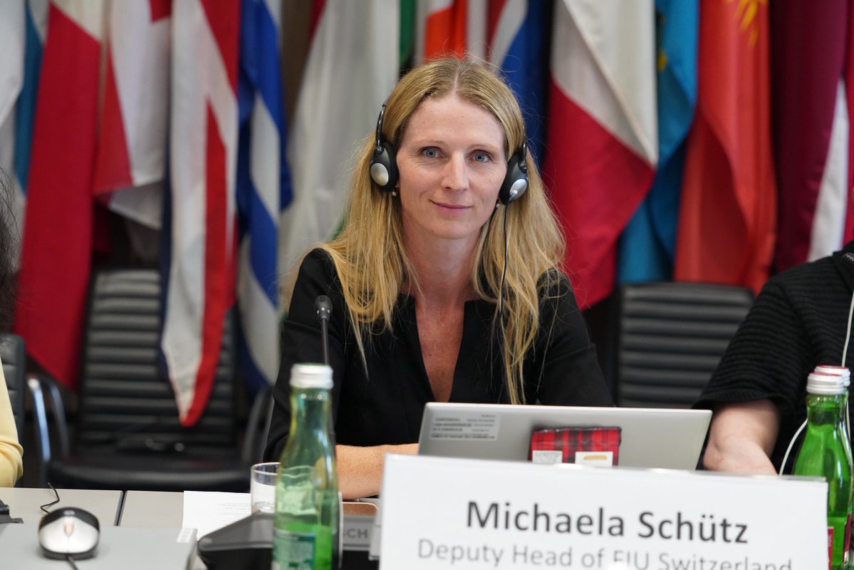 SwitzerlandOSCE's tweet image. Yesterday’s #SC showed how illicit finance fuels organized crime and blurs the lines between criminal and national security threats. The discussion included a presentation from @fedpolCH on how 🇨🇭tackles these issues in cooperation with international partners.
📸OSCE/Ghada Hazim
