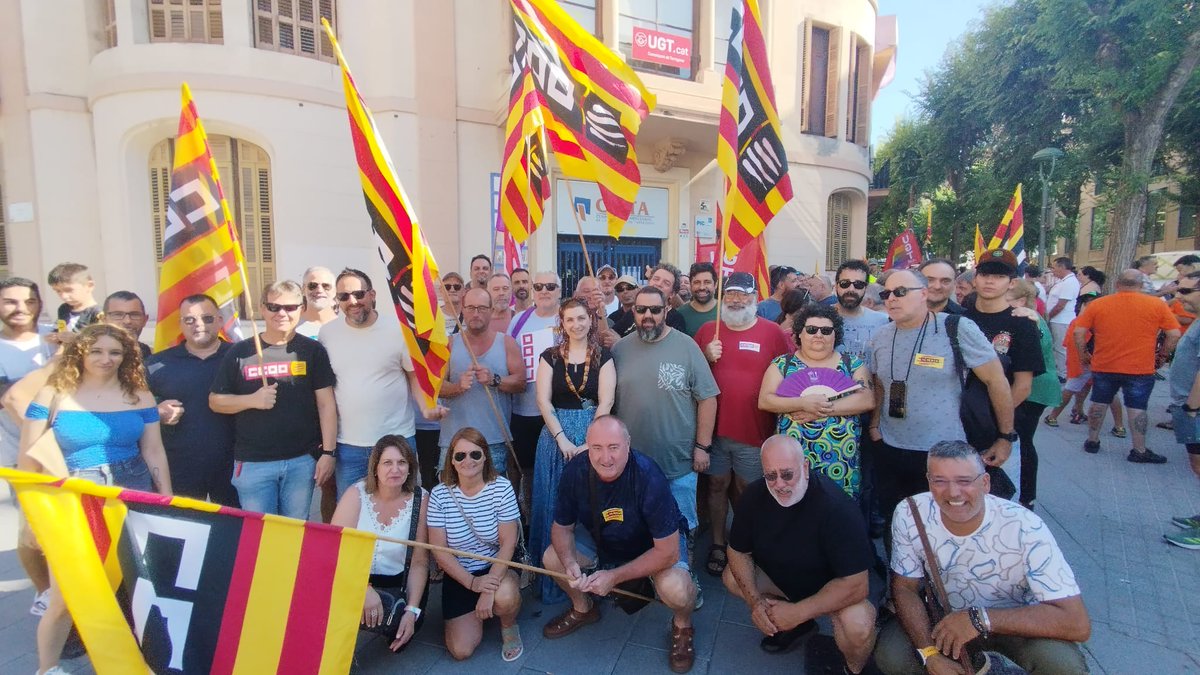 CCOO Indústria Catalunya (@ficcoocat) on Twitter photo <a href="/belenlopezCCOO/">Belén López Sánchez</a> <a href="/ccoocatalunya/">CCOO de Catalunya</a> <a href="/Industria_CCOO/">CCOO de Industria #PactoIndustriaYA</a> <a href="/RuedaJruedaM/">Josep Rueda Martinez #OrgullCCOO #FemCCOO🔻</a> <a href="/FICCOOBLLPAG/">CCOO IND. BLLAPAG</a> <a href="/FICCOOBCNES/">CCOO INDUSTRIA DEL BARCELONES</a> <a href="/CCOOIndvocccatc/">CCOO Ind vocc-catc</a> <a href="/TarragonaCcoo/">CCOO industria Tarragona #AmbTuTenimLaForça</a> <a href="/industriagiccoo/">CCOO Industria Girona</a> <a href="/ccoogirona/">ccoogirona</a> <a href="/EduKndHool/">Eduard Moreno</a> <a href="/JoseMariaCCOO/">Josep Mª Martínez</a> <a href="/Victorieta1/">Vicky Hinojosa #OrgullCCOO #FemCCOO</a> <a href="/MCanteroSanchez/">Manuel Cantero</a> I també ens hem concentrat davant la CEPTA a Tarragona.
La patronal està bloquejant la negociació dels convenis, escudant-se en la possible reducció de la jornada. Pretén que les persones treballadores n'assumeixin els costos! <a href="/belenlopezCCOO/">Belén López Sánchez</a> <a href="/ccoocatalunya/">CCOO de Catalunya</a> <a href="/Industria_CCOO/">CCOO de Industria #PactoIndustriaYA</a> <a href="/RuedaJruedaM/">Josep Rueda Martinez #OrgullCCOO #FemCCOO🔻</a> <a href="/FICCOOBLLPAG/">CCOO IND. BLLAPAG</a> <a href="/FICCOOBCNES/">CCOO INDUSTRIA DEL BARCELONES</a> <a href="/CCOOIndvocccatc/">CCOO Ind vocc-catc</a> <a href="/TarragonaCcoo/">CCOO industria Tarragona #AmbTuTenimLaForça</a> <a href="/industriagiccoo/">CCOO Industria Girona</a> <a href="/ccoogirona/">ccoogirona</a> <a href="/EduKndHool/">Eduard Moreno</a> <a href="/JoseMariaCCOO/">Josep Mª Martínez</a> <a href="/Victorieta1/">Vicky Hinojosa #OrgullCCOO #FemCCOO</a> <a href="/MCanteroSanchez/">Manuel Cantero</a> I també ens hem concentrat davant la CEPTA a Tarragona.
La patronal està bloquejant la negociació dels convenis, escudant-se en la possible reducció de la jornada. Pretén que les persones treballadores n'assumeixin els costos!