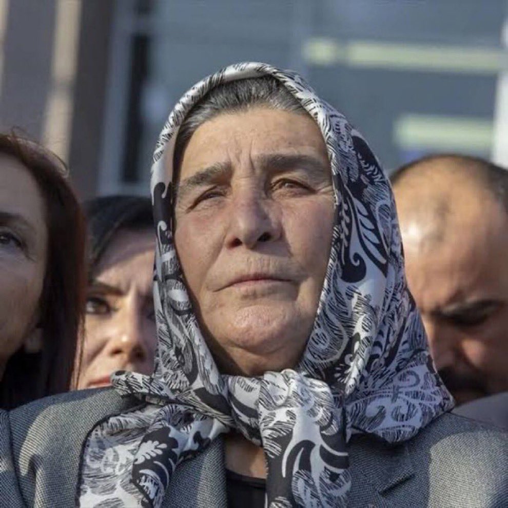 Hakim karşısına çıkan Şehit Anaları Derneği Başkanı Pakize Akbaba:

“Şehit anasını yargıla, PKK terörünü affet… Allah’a havale ediyorum!”