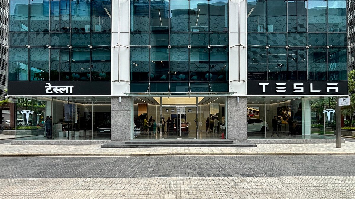 First Experience Center in India
📍BKC Maker Maxity, 2 North Avenue