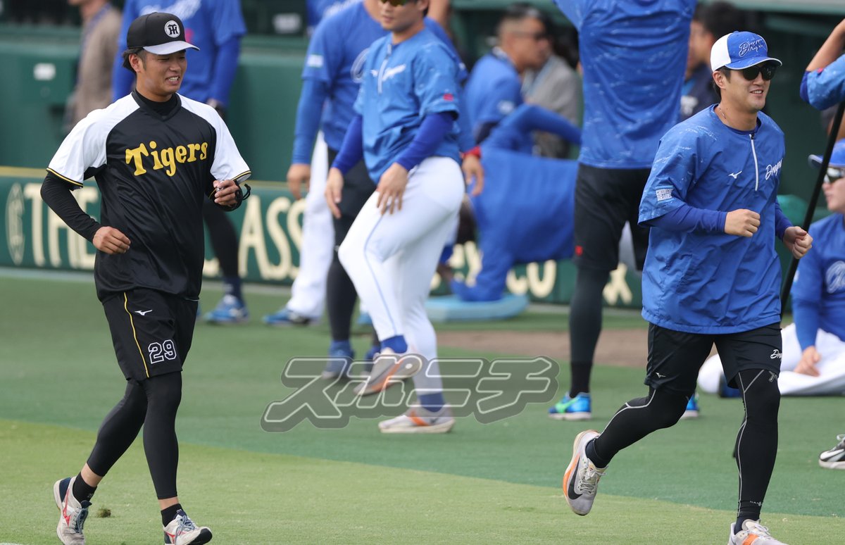 #板山祐太郎 選手にあいさつしようと後をテクテクと追いかける #高橋遥人 投手