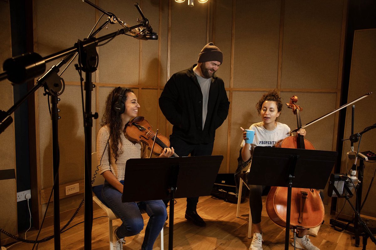 CAFOLLA (@cafollamusic) on Twitter photo Another beast session with the mighty <a href="/TheAyoubSisters/">The Ayoub Sisters</a> putting it down for real on the new Mama Terra album! Bringing more layers and flavours to the music, it was a fun session! 🔥🎉❤️ 🎻
📸 <a href="/alan_donaldson/">Alan Donaldson</a> #jazz #spiritual #classical #cello #violín #ayoubsisters #glasgow Another beast session with the mighty <a href="/TheAyoubSisters/">The Ayoub Sisters</a> putting it down for real on the new Mama Terra album! Bringing more layers and flavours to the music, it was a fun session! 🔥🎉❤️ 🎻
📸 <a href="/alan_donaldson/">Alan Donaldson</a> #jazz #spiritual #classical #cello #violín #ayoubsisters #glasgow