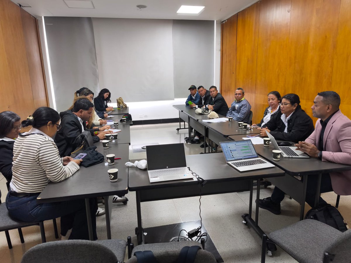 PyCEtnicas's tweet photo. El Ministerio de Educación Nacional, los dias 9 y 10 de julio de 2025,  el equipo pueblos y comunidades etnicas atendió la visita de los delegados del pueblo Mokana, en la revisión de compromisos y medidas solicitadas por este pueblo ante la ETC. @DanielRMed
@faridespitre https://t.co/jnFnkf0eJ0