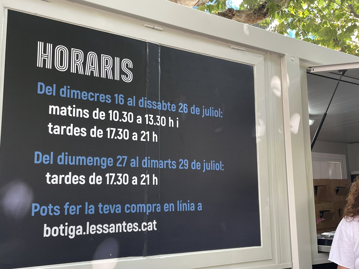 lessantesmataro's tweet photo. Ja ha obert la botiga de #lessantes a la plaça de Santa Anna, amb tots els productes de la Festa Major. 

Podeu seguir comprant els productes a la botiga online i recollir-los a la botiga física o rebre'ls a casa https://t.co/xgZ17gHsVi
