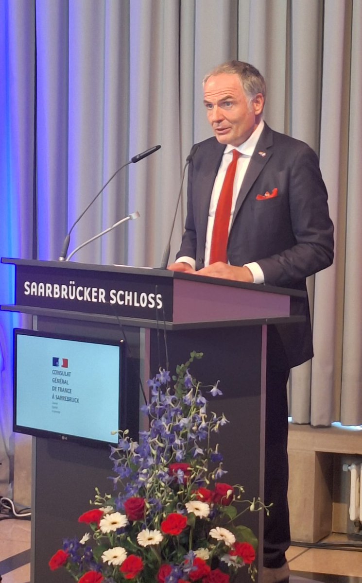 🇫🇷 À l’invitation du Consul général de France à Sarrebruck, M. Spinoza, ProTandem – représenté par M. Meyer – a participé à la réception du 14 juillet 2025 au Château de Sarrebruck, marquant les 75 ans de la Déclaration Schuman.
#14Juillet #ProTandem #FranceAllemagne