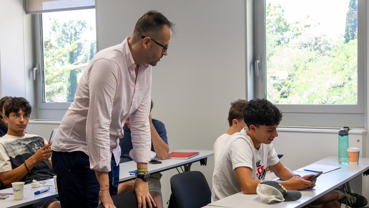 CruyffInstitute's tweet image. Time to put knowledge into practice!
In our classrooms in #Barcelona, students from @PutneyST are taking on a new challenge: applying the insights from Lukas Dorda’s Masterclass on Sport Marketing Fundamentals during a focused seminar on #FanEngagement.
#EducatingLeaders