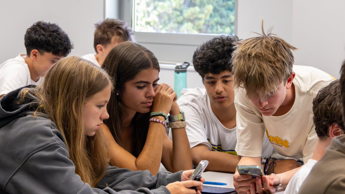 CruyffInstitute's tweet image. Time to put knowledge into practice!
In our classrooms in #Barcelona, students from @PutneyST are taking on a new challenge: applying the insights from Lukas Dorda’s Masterclass on Sport Marketing Fundamentals during a focused seminar on #FanEngagement.
#EducatingLeaders