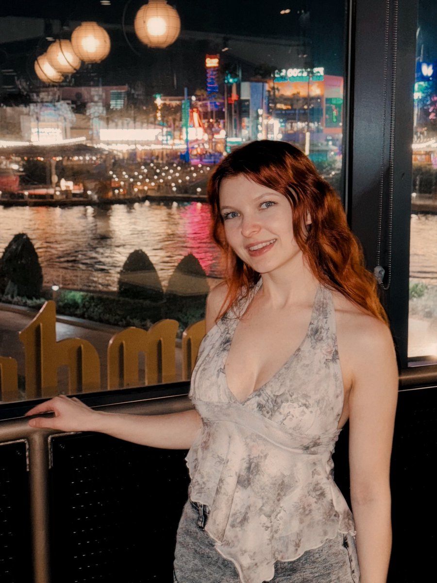 caitlinmaemusic's tweet image. Happy Hump Day Dreamers ❤️ We are racing towards the weekend now!! What are your plans? ❤️🎶 #LoveIsland #livingthedream #caitlinmae #solucky #lovetosing