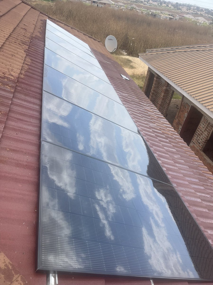 Cleaning your solar panels is an important part of maintaining their efficiency. Dust, dirt, bird droppings, pollen, and other debris can accumulate on the panels and block sunlight, reducing their output by as much as 10–30% if left uncleaned for long periods.