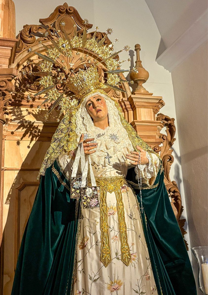 Así lucen nuestros sagrados titulares en su capilla, durante el día de la Virgen del Carmen, día de alegría, devoción y oración en nuestro convento.