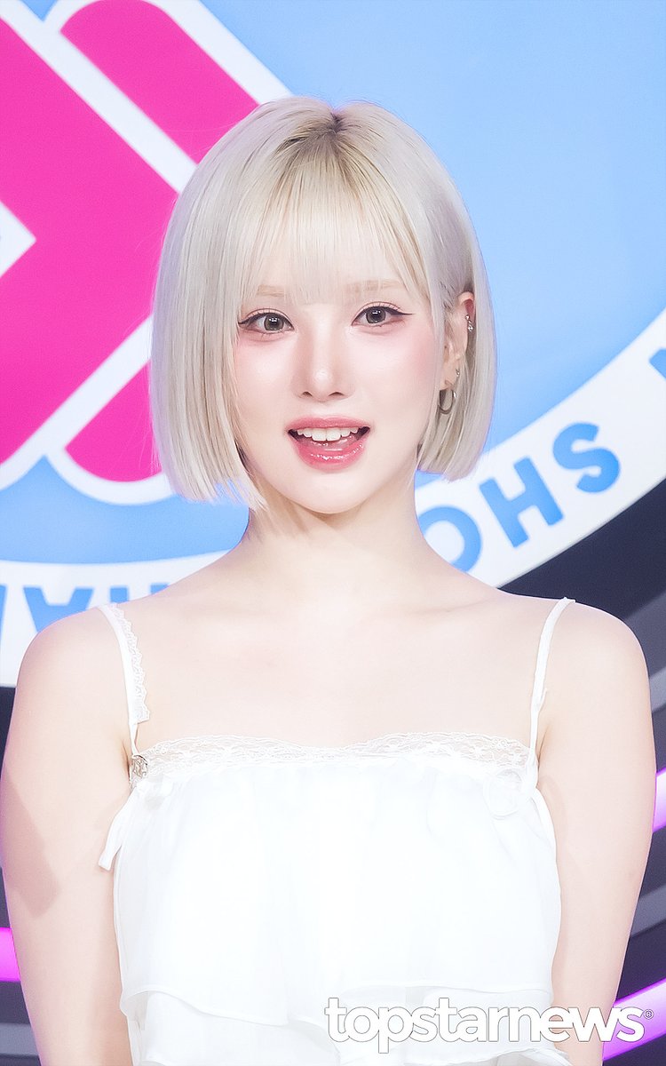 TSN_PHOTO's tweet photo. 비비지 은하, ‘고양이보다 더 고양이 같은 귀여움’ (쇼챔피언) [HD포토] #쇼챔피언 #프리뷰 https://t.co/RZVw2D5oHW <- Original Photo https://t.co/3IsI9sq0eY