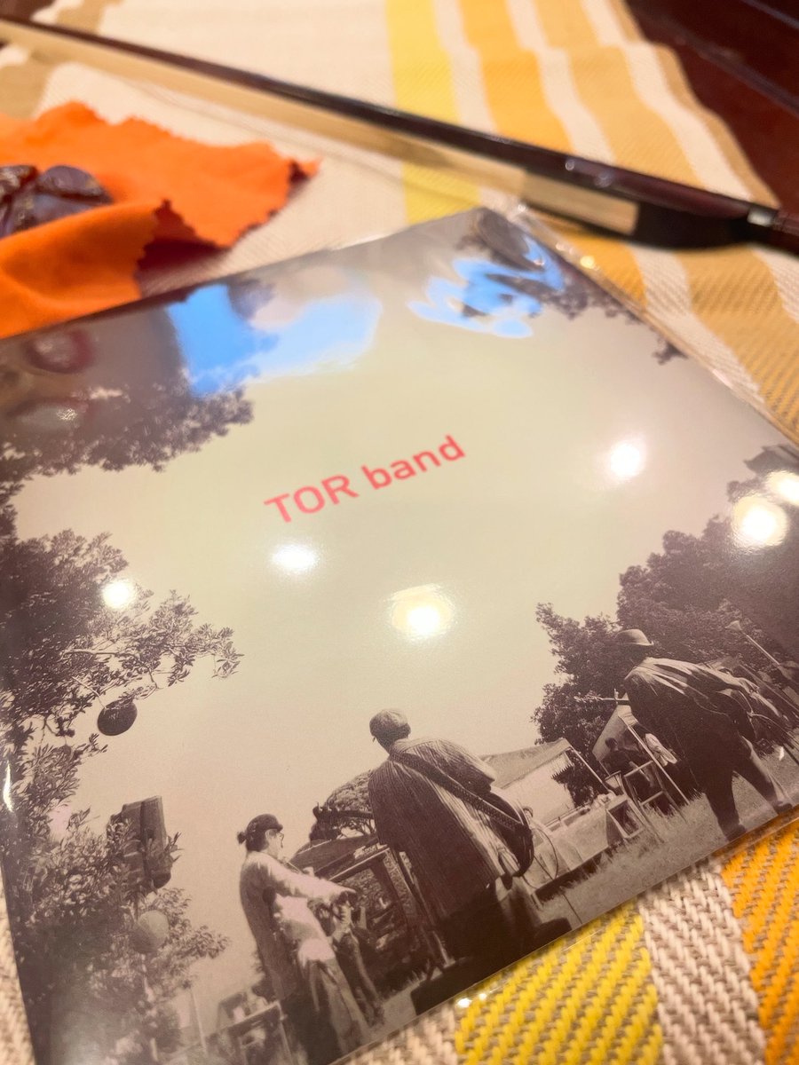 先日帰国しました！

TOR bandが7月20日に待望の 1stアルバムをリリース！
そしてリリースツアー第一弾は今週末横浜にて☆

★TOR band 1st アルバム通販
saharableu.shopselect.net/items/113491028

★リリースツアー
●7/19（土）六角橋ヤミ市出演（先行販売）
●7/20（日）Gumbo studio プレミアムライブセッション