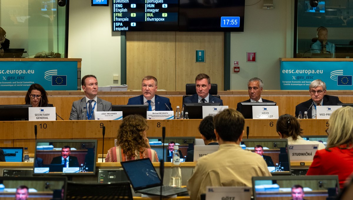 Oliver Röpke (@eesc_president) on Twitter photo Commissioner <a href="/EUCssrMcGrath/">Michael McGrath</a> joined our <a href="/EU_EESC/">European Economic and Social Committee</a> Bureau for a forward-looking exchange on the future EU Civil Society Strategy.
The EESC is ready to help shape an ambitious strategy and co-create a strong, inclusive Civil Society Platform.
#CSOs are vital to Europe’s democracy. Commissioner <a href="/EUCssrMcGrath/">Michael McGrath</a> joined our <a href="/EU_EESC/">European Economic and Social Committee</a> Bureau for a forward-looking exchange on the future EU Civil Society Strategy.
The EESC is ready to help shape an ambitious strategy and co-create a strong, inclusive Civil Society Platform.
#CSOs are vital to Europe’s democracy.
