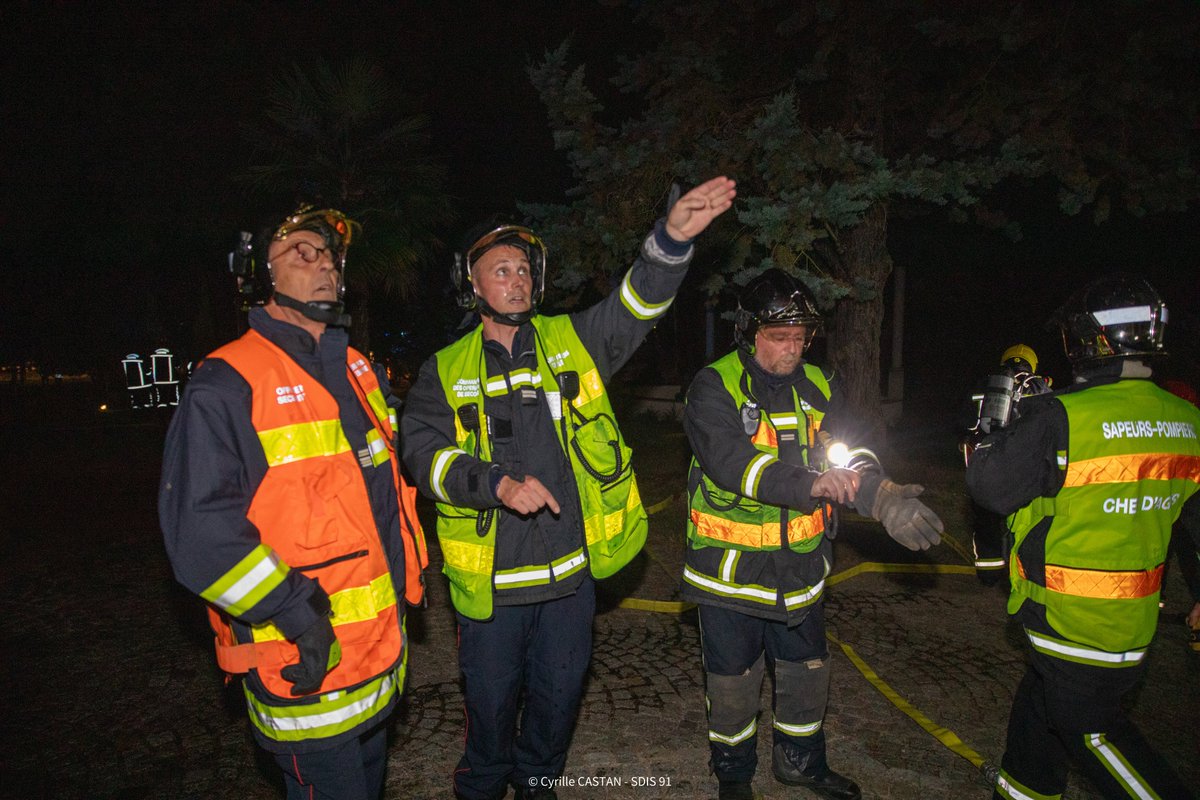 sdis91's tweet photo. #1semainedinterventions |
🔥 de toiture à Breux-Jouy : 5 victimes en urgence relative, 66 👨🚒mobilisés
AVP à Wissous : 1 🚛et 2🚗impliqués, une victime en urgence absolue
🏚 Effondrement de structure à Villebon s/ Yvette : logement évacué sur recommandation du GOS USAR https://t.co/5Z1QJOvi5U