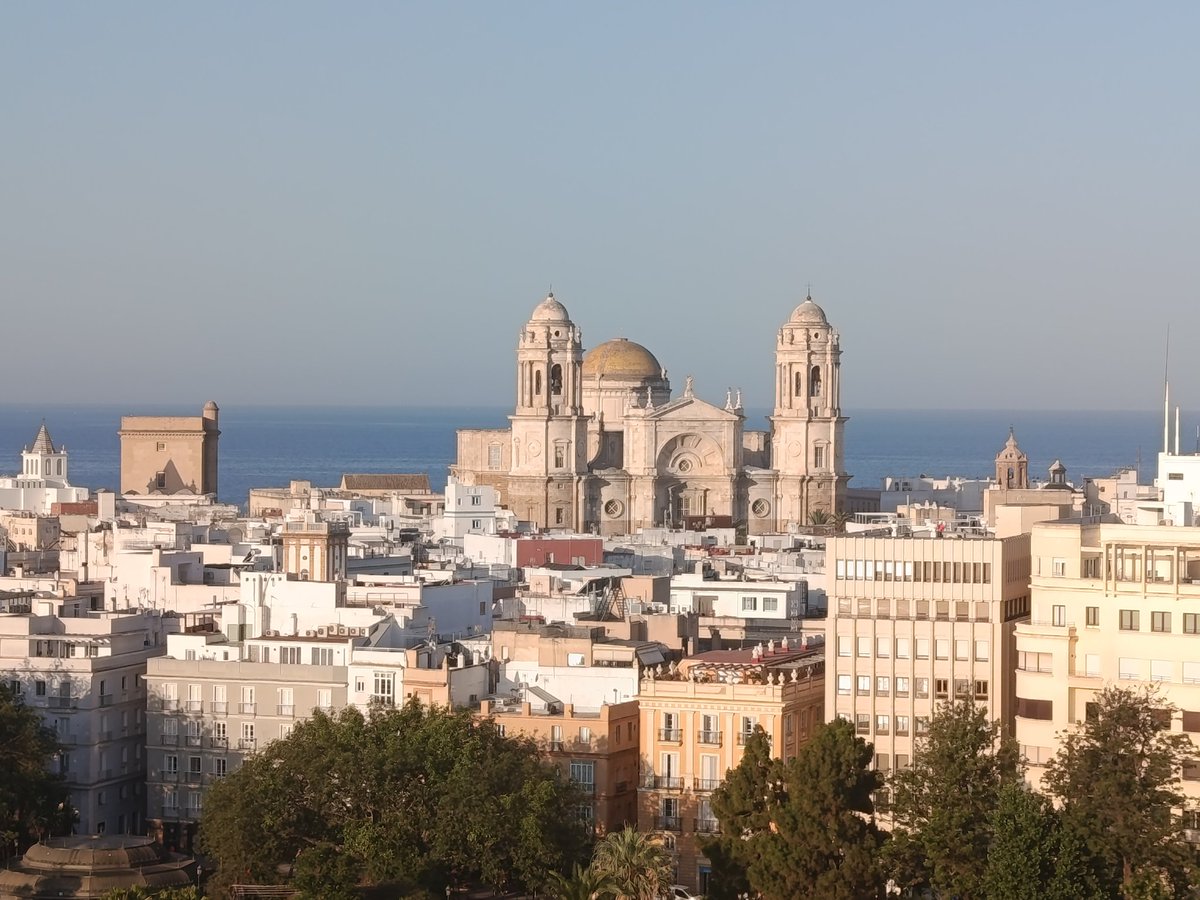 Breakfast with a view. Cadiz