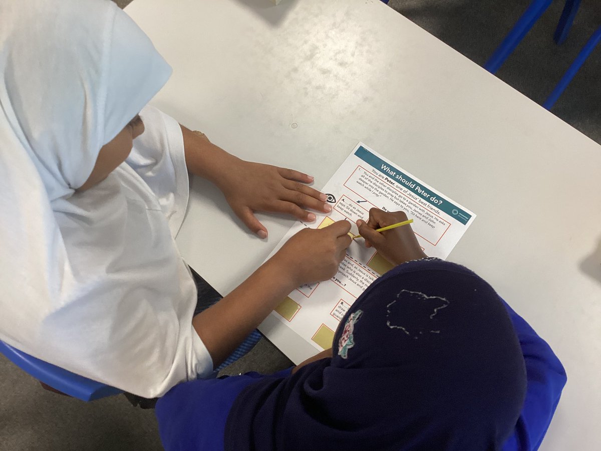 Year 4 had a fantastic visit from Encounter Christianity to build on their philosophers learning. We learnt so much about the moral choices that some of Jesus’ disciples made and how we could make good choices in our own lives. #cabotfederation