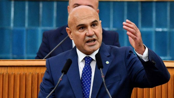 Mustafa Varank:

Turhan Çömez sen ahlak yoksunu manipülatif bir yalancısın.  

Bursa Celalettin Ökten İmam Hatip Ortaokulu'nda 36 öğrencinin 500 tam puan aldığı büyük bir yalandır.  

Bu yalanı haysiyetsizce tüm Türkiye'ye sen yaydın.  

Azıcık onurun, namusun, ahlakın varsa o