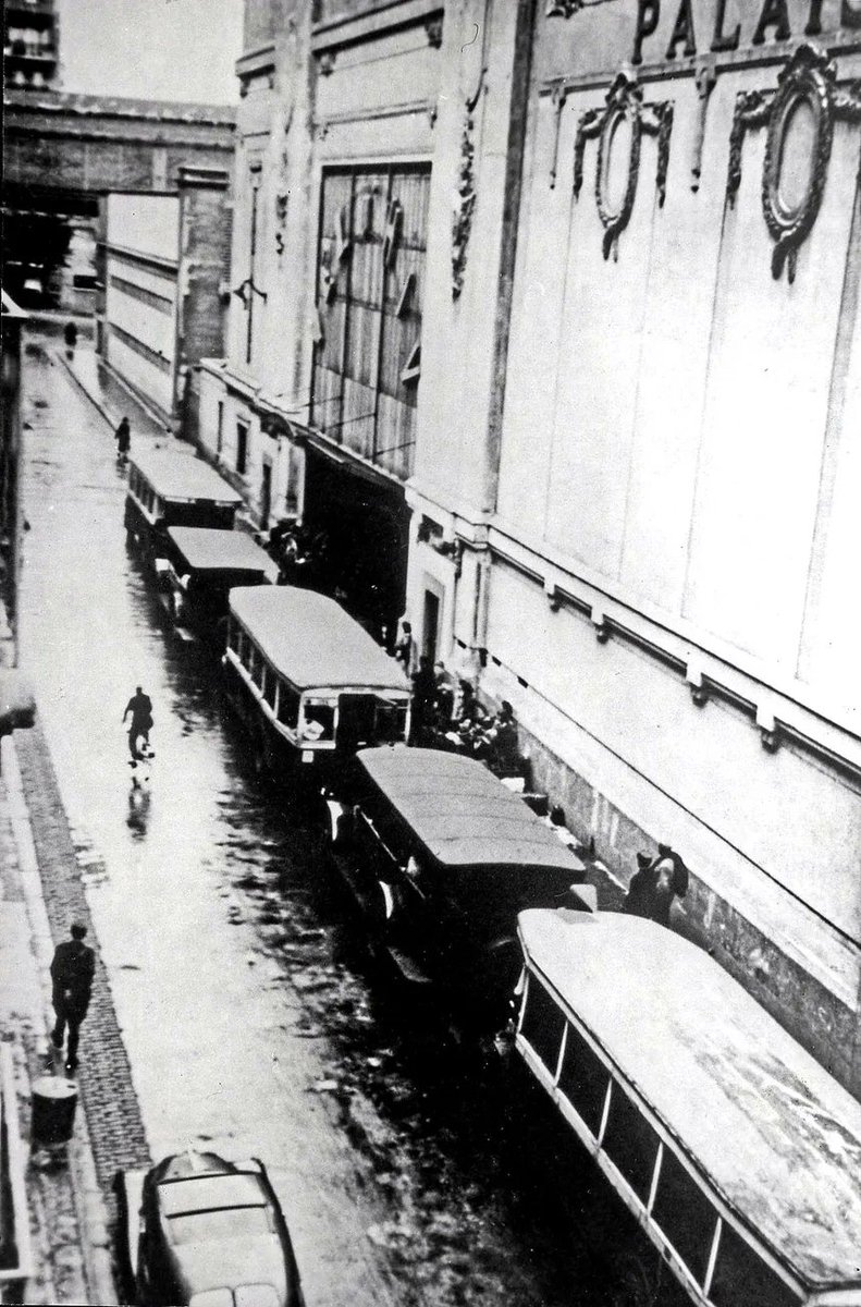 16 juillet 1942 / 16 juillet 2025
Il y a 83 ans, la rafle du Vel d'Hiv.
Ne jamais oublier !

Car « si comprendre est impossible, connaître est nécessaire » (Primo Levi).

#leslilas #VeldHiv #devoirdememoire #16juillet