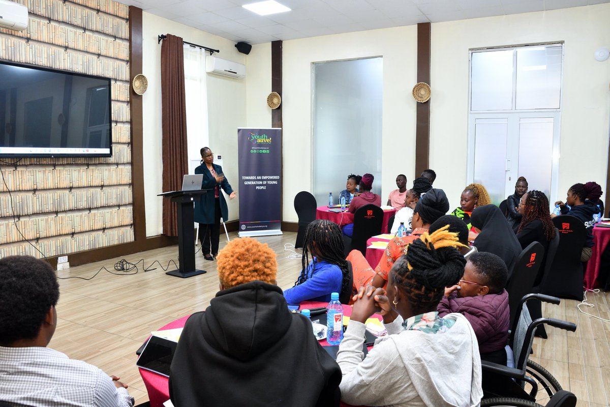 A_YouthPanel's tweet image. Our young panelists in Kenya are tackling barriers to meaningful work head-on — exploring issues in their communities & designing bold solutions.
A transformative workshop in Nairobi has sparked learning & youth-led action for secure, sustainable futures. 🌍
#AYP #YouthVoices…