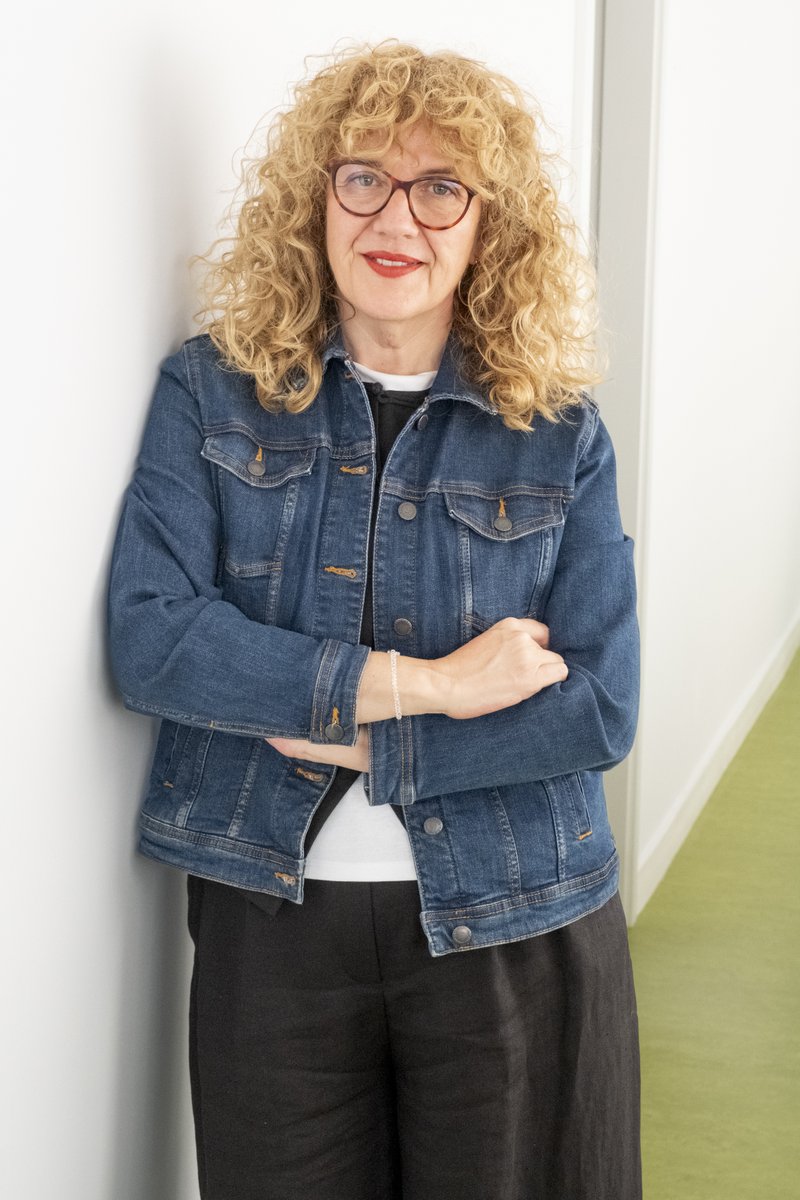 Fundació Pere Tarrés (@fundperetarres) on Twitter photo 🗨️“Les professions #socials ens ajuden a construir una societat més justa, cohesionada i inclusiva”, diu <a href="/Lauramorro_f/">Laura Morro Fernande</a> , degana del <a href="/treballsocial1/">Col·legi de Treball Social de Catalunya</a>
Parlem amb ella de la necessitat de posar en valor el #treballsocial
🔗 peretarres.org/actualitat/not…
#EducarActuarTransformar 🗨️“Les professions #socials ens ajuden a construir una societat més justa, cohesionada i inclusiva”, diu <a href="/Lauramorro_f/">Laura Morro Fernande</a> , degana del <a href="/treballsocial1/">Col·legi de Treball Social de Catalunya</a>
Parlem amb ella de la necessitat de posar en valor el #treballsocial
🔗 peretarres.org/actualitat/not…
#EducarActuarTransformar