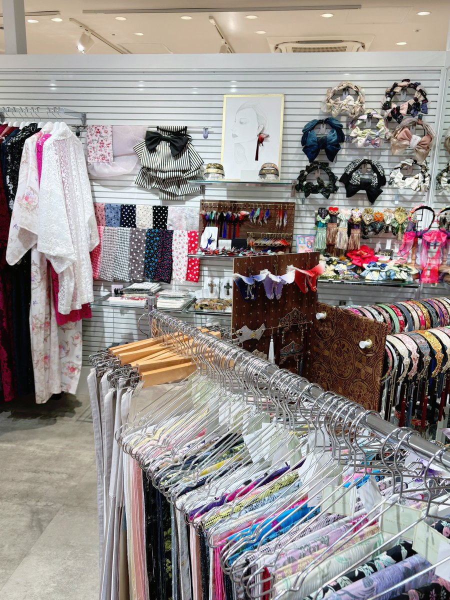 nishiko0414's tweet image. ラフォーレ先に上がらせていただきました！
20日にまた店頭におりますのでぜひよろしくお願いします🎪

【イベント】
MIKI SAKURA POP UP SHOP
7/13-7/22 ラフォーレ原宿2F