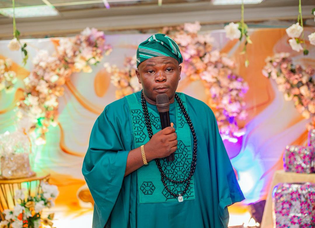 Identitydiola's tweet image. The last people to chip in for u, will be the people closest to you, all you have to do is to keep at it.