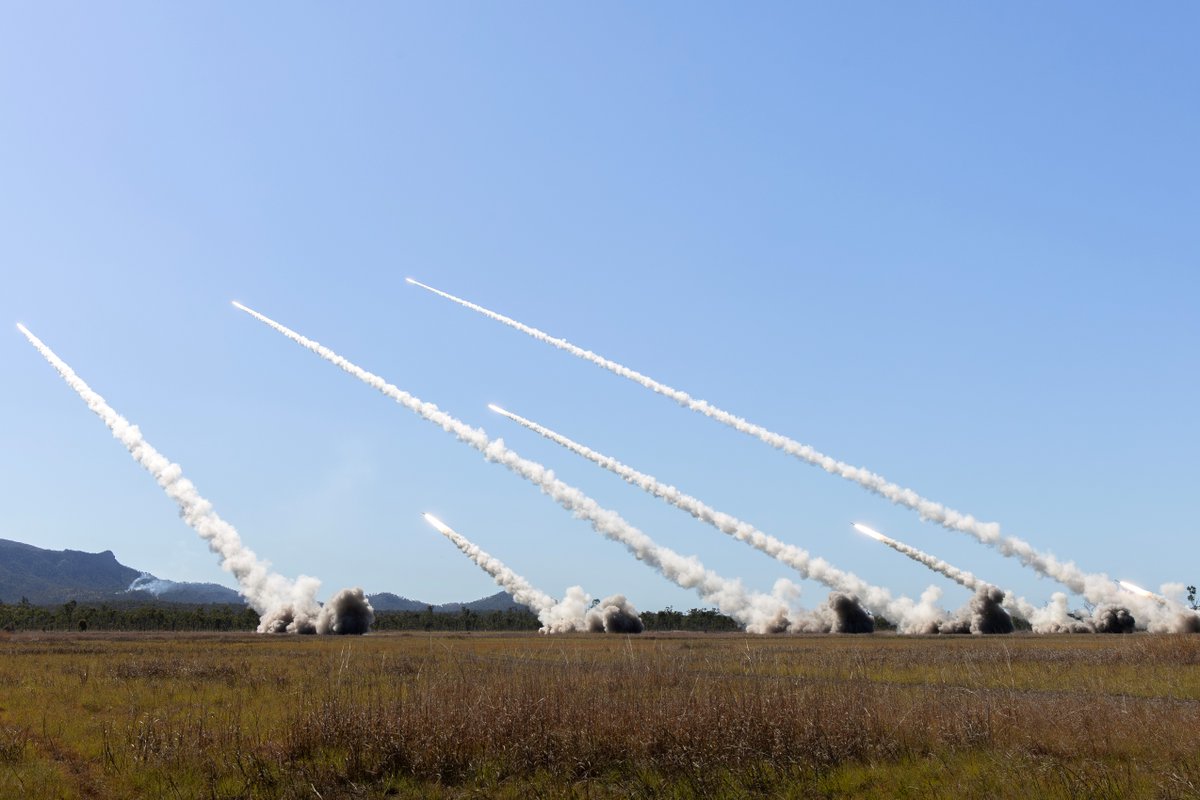 DefenceAust's tweet image. HIMARS in action! 💥
The @AustralianArmy, @USMC, and @mindefsg, fired their High Mobility Artillery Rocket Systems (HIMARS) during a live fire exercise at 📍 Shoalwater Bay Training Area during Exercise @TalismanSabre 2025.
#YourADF #StrongerTogether #TS25 #TalismanSabre25