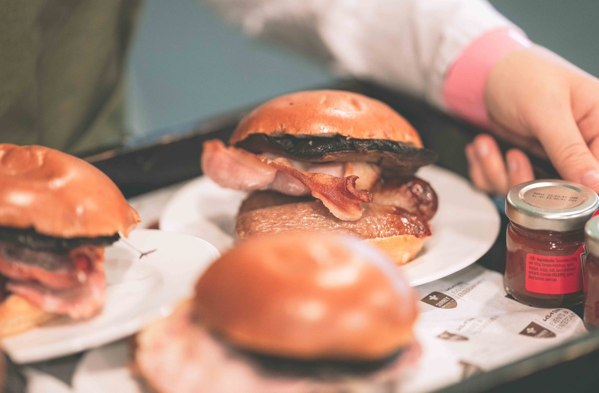 TheGreenRoomEx's tweet image. It's not just the cricket we're looking forward to when we return to The Oval at the end of the month🤩
Breakfast on arrival, Champagne reception, three course gourmet meal 𝘢𝘯𝘥 afternoon tea... true VIP treatment🌟
#TheGreenRoom #EnglandCricket #ENGvIND #Cricket #Foodie