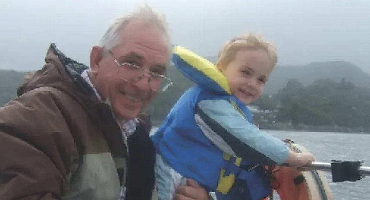 LeighDay_Law's tweet image. In memory of Bob, a former @LD_Asbestos client who lost his battle with #mesothelioma from asbestos exposure at Kitsons. His wife Tracey is trekking to Everest Base Camp to raise funds for @Mesouk on the 10th anniversary of his passing. Donate today: leighdaylaw.info/3UlNVGR