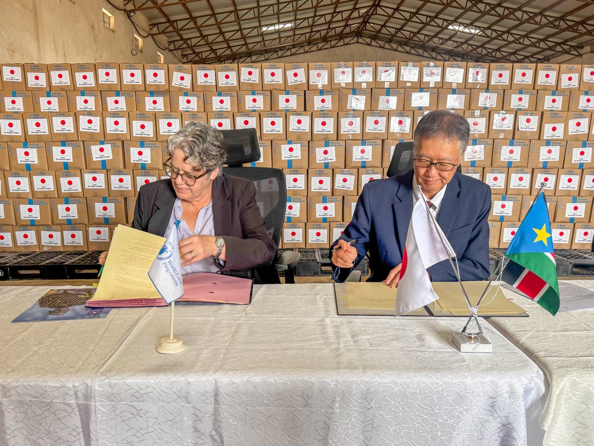 WFP_SouthSudan's tweet image. 🇯🇵 Japan announced today a generous contribution of JPY 500 million (USD 3.2M) to support @WFP’s operations in #SouthSudan
The funding will help deliver food to >14,000 people and provide school meals to >42,000 children.
Thank you @MofaJapan_en!🙏🏿