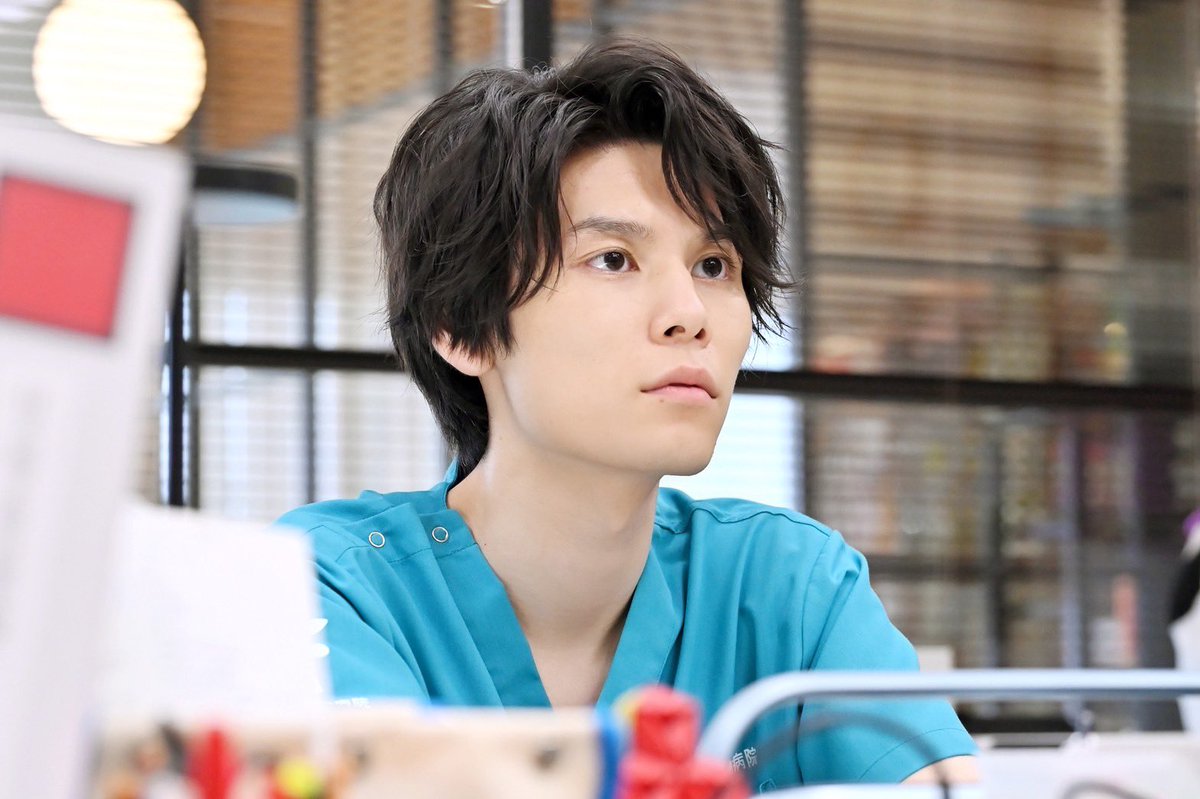 萩原利久 2nd写真集＆2025年カレンダー【公式