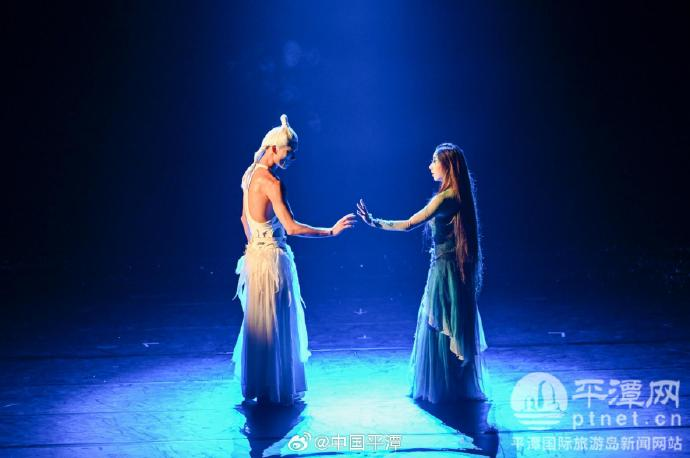 pingtanchina's tweet photo. Pingtan Impression by celebrity choreographer #YangLiping premiered at the Pingtan International Performing Arts Center after a 7-year tour. The reception was amazing! #drama @HolaFujian https://t.co/AxS25FnBO3
