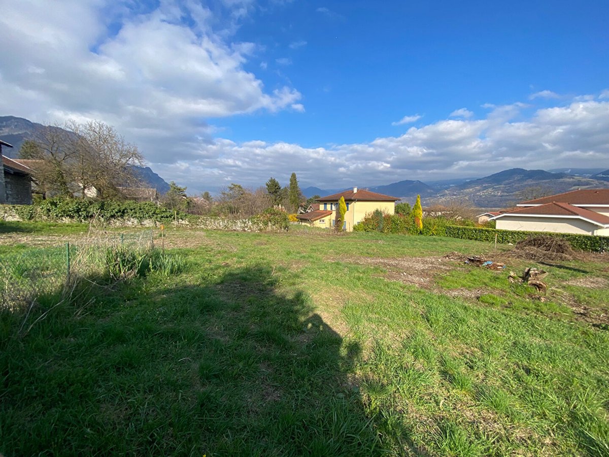 GH_Pontchara's tweet photo. ✨ Nouveau | À vendre | BERNIN 📍

NOUVEAUTÉ Guy Hoquet Pontcharra , terrain viabilisé à Bernin, de 900 m2. Secteur calme  Exposition SUD Est / Sud Ouest - VUE BELLEDONNE   Proximité immédiate avec la zone verte ainsi qu'aux structures (...) https://t.co/ChxNpMnJ0V