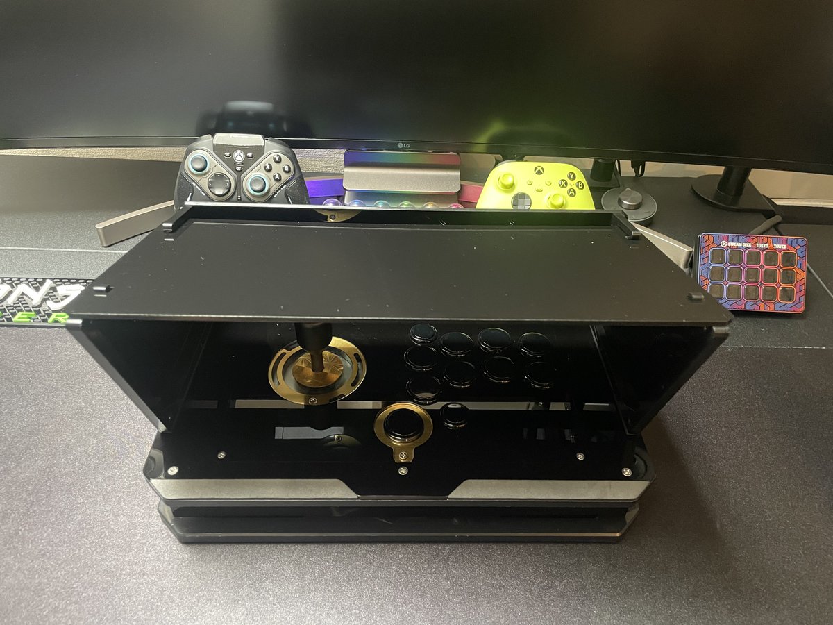 ASIのレバーケース使ってるんだから使いたくなるよナァッ！！！