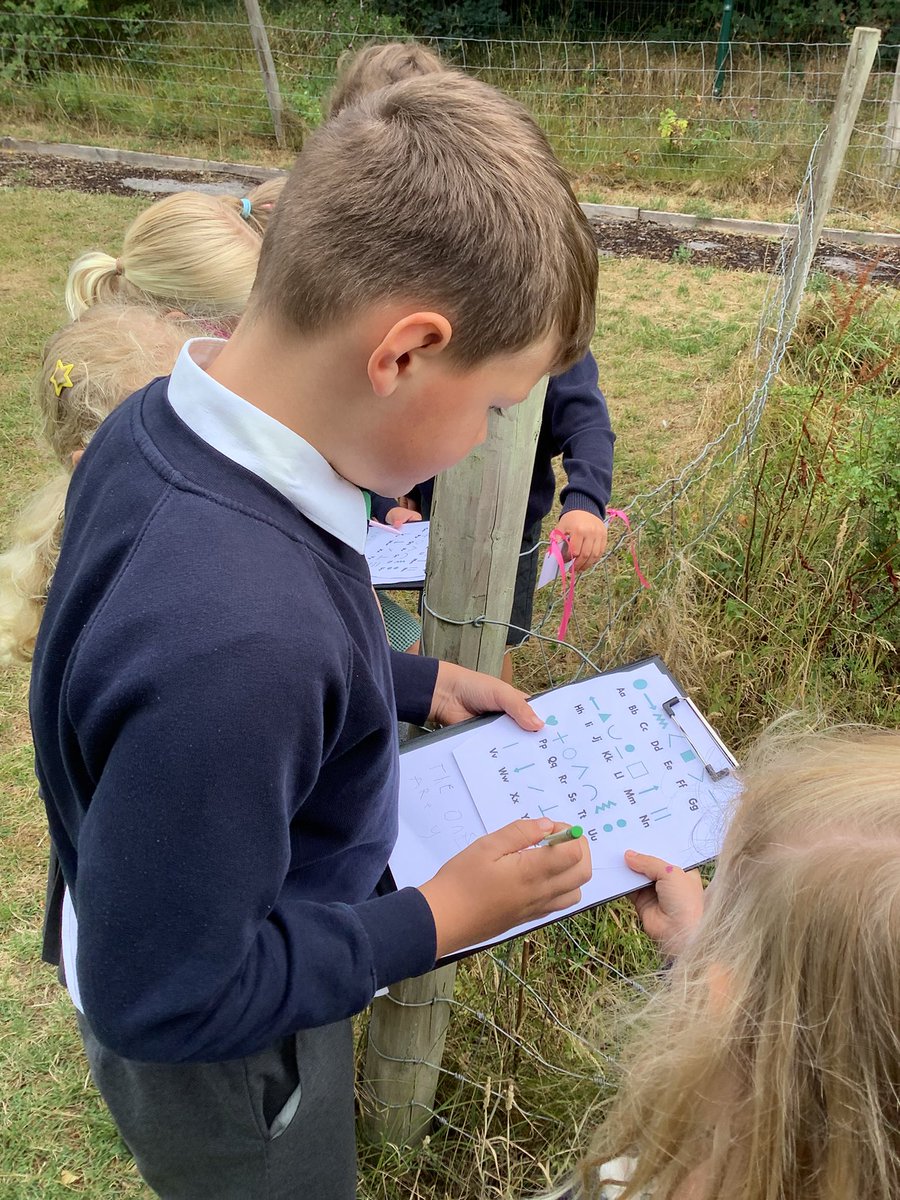 l_tabberer's tweet image. Y1 and Y2 have joined together this morning for a scavenger hunt. They have worked so well in teams. @PoppyfieldSch @misslloyd5 @MissLHiggins