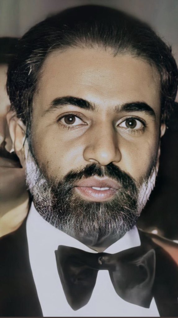 AdabOman's tweet photo. " مكانك يا ابن الماجدين عظيمُ
وفضلك بين العالمين عميمُ ". https://t.co/mhANNL1jKP
