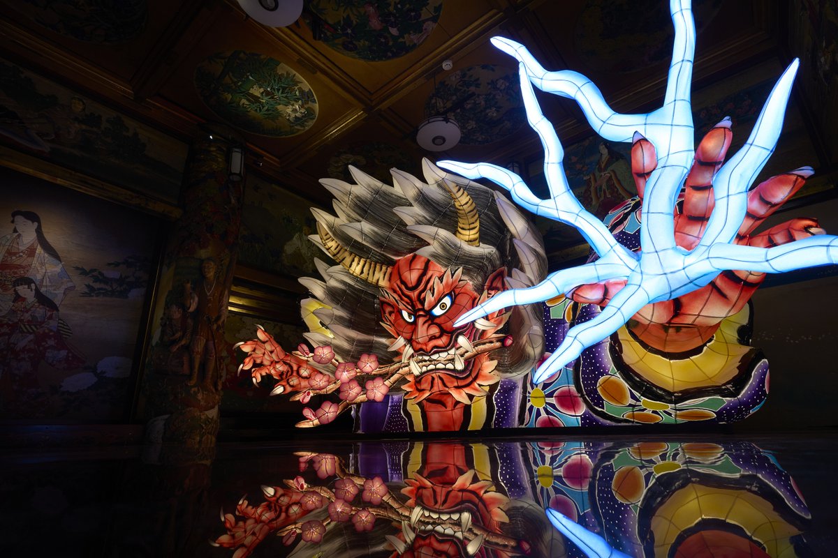 究極の美◼️蔵から夜空一面に美しい花火のような見事な漆塗りの香壺