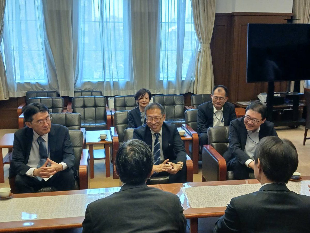 茶掛。守心清尚。日本官卿處江為守。日本貴族院議員，官僚，歌人。明治時代 午前の最後には、文化庁の松坂浩史審議官、武藤高之参事官、京都国立