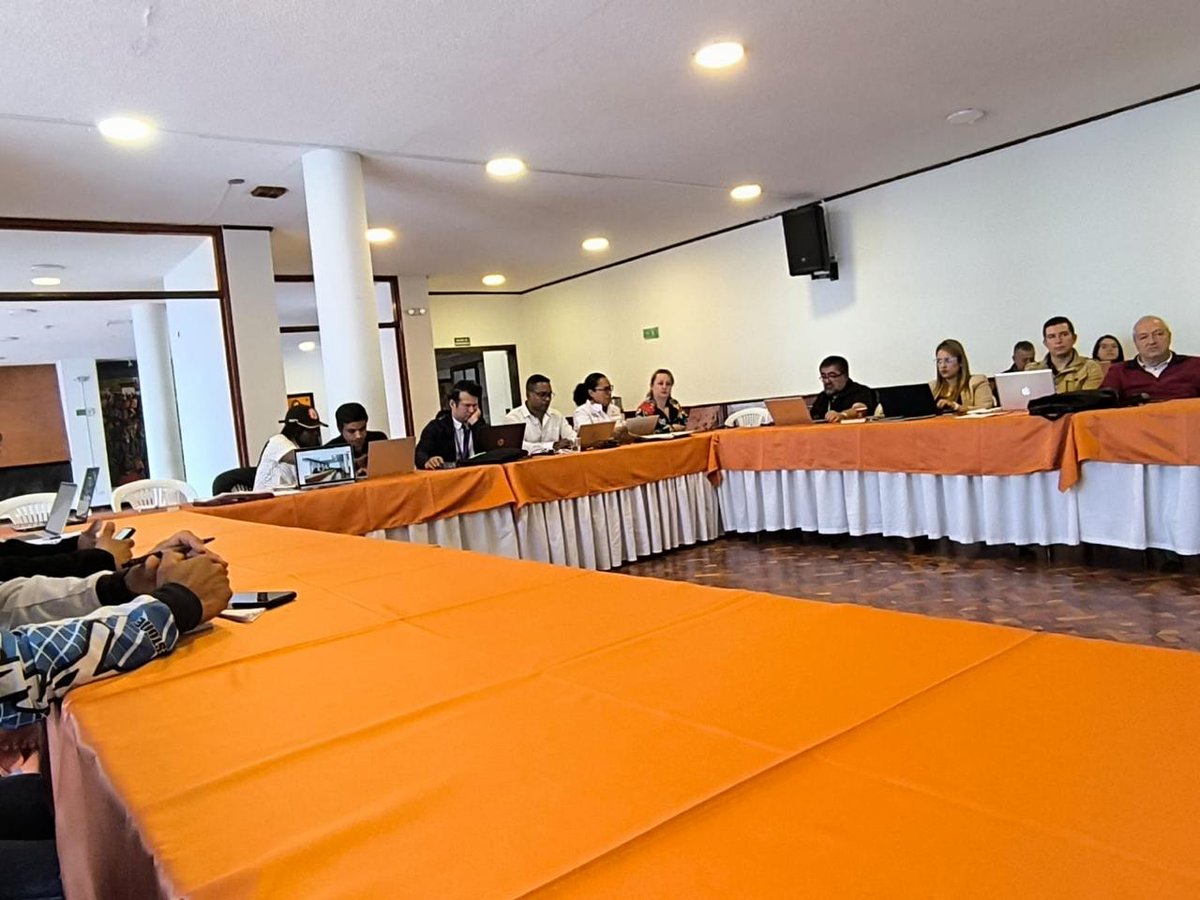 PyCEtnicas's tweet photo. Ministerio de Educación Nacional, pueblos y comunidades etnicas, 22 de mayo 2025,  participó en la mesa de diálogo con los municipios de Coordillera, con el acompañamiento del equipo de Recursos Humanos, cobertura, OAI y la  Uapa. @DanielRMed @faridespitre @Mineducacion https://t.co/AYIhmLuGFM