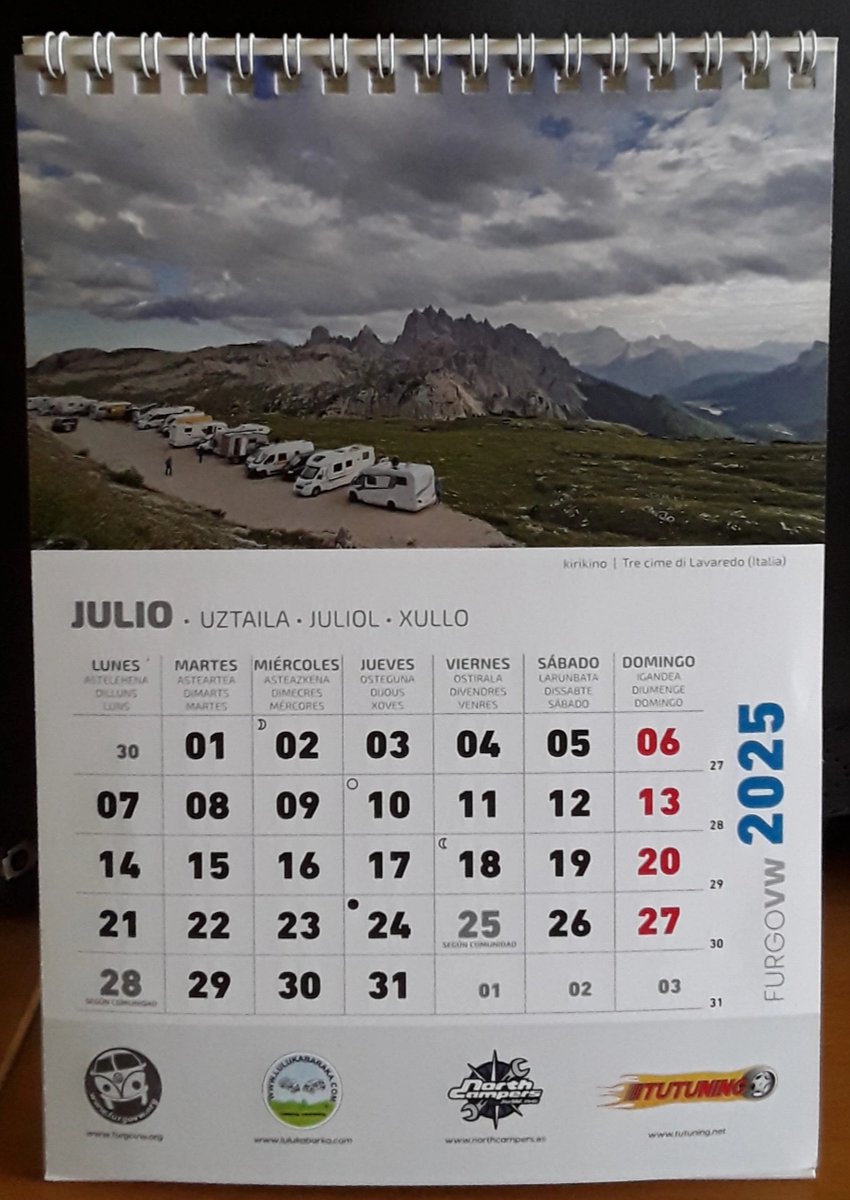 Página de julio del calendario furgovw-2025, con fotografía del forero "kirikiño". Buenas vacaciones a quienes las estéis disfrutando estos días.