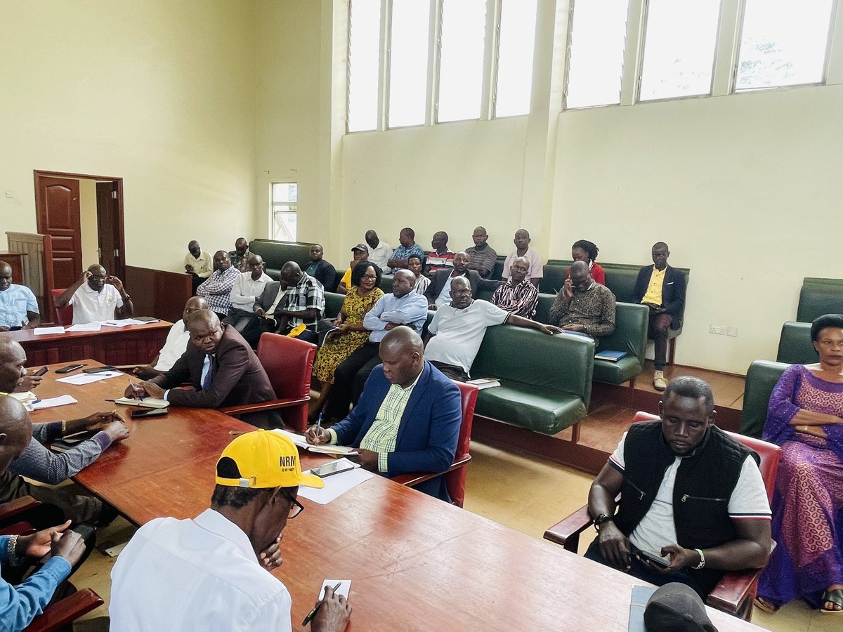 AmulaAlbert's tweet image. In a Briefing with NRM MP Contestants from various constituencies in Tororo district,the Tororo District security committee has urged candidates to ensure they have duly signed declaration forms from polling stations after elections & also promote peace & unity during elections